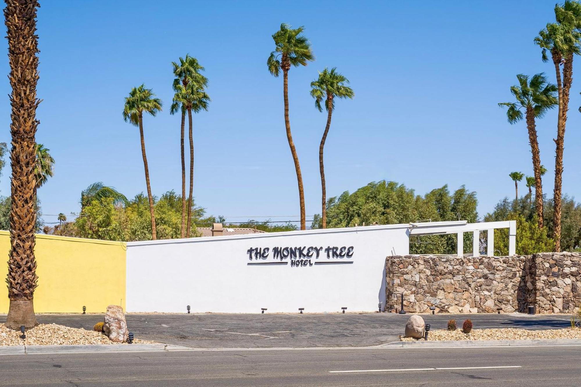 The Monkey Tree Hotel Buyout By Avantstay Entire Hotel Buyout Funky Rooms W Modern Amenities Palm Springs Exterior photo